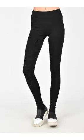 Extra Long Leggings with a Pin Tuck Pattern