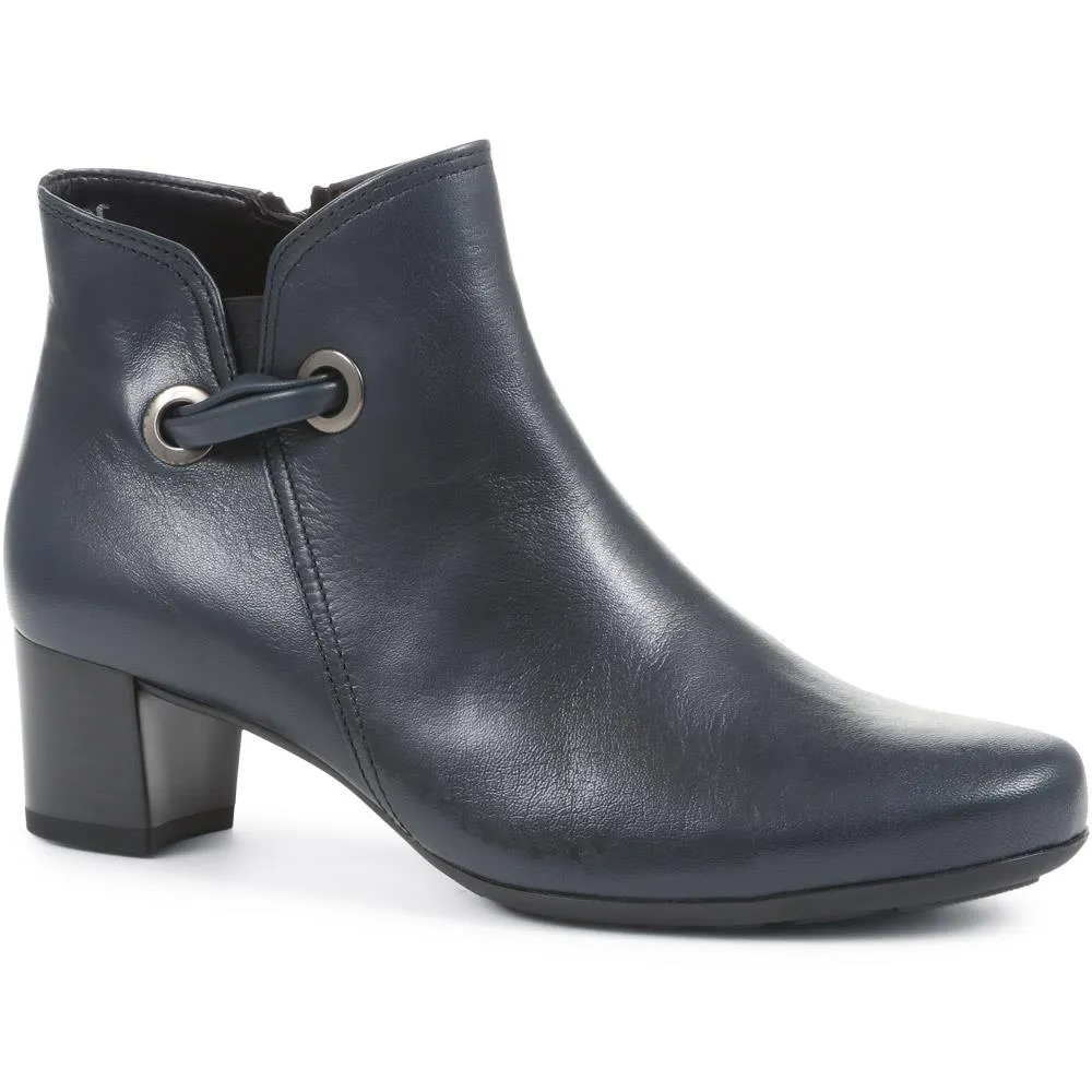 Keegan Heeled Leather Ankle Boots - GAB36544 / 323 038