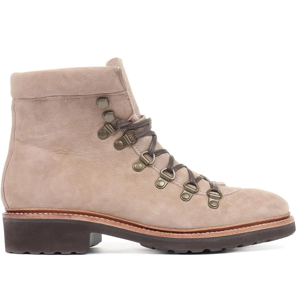 Klara Goodyear Welted Hiker Boots - KLARA / 319 226