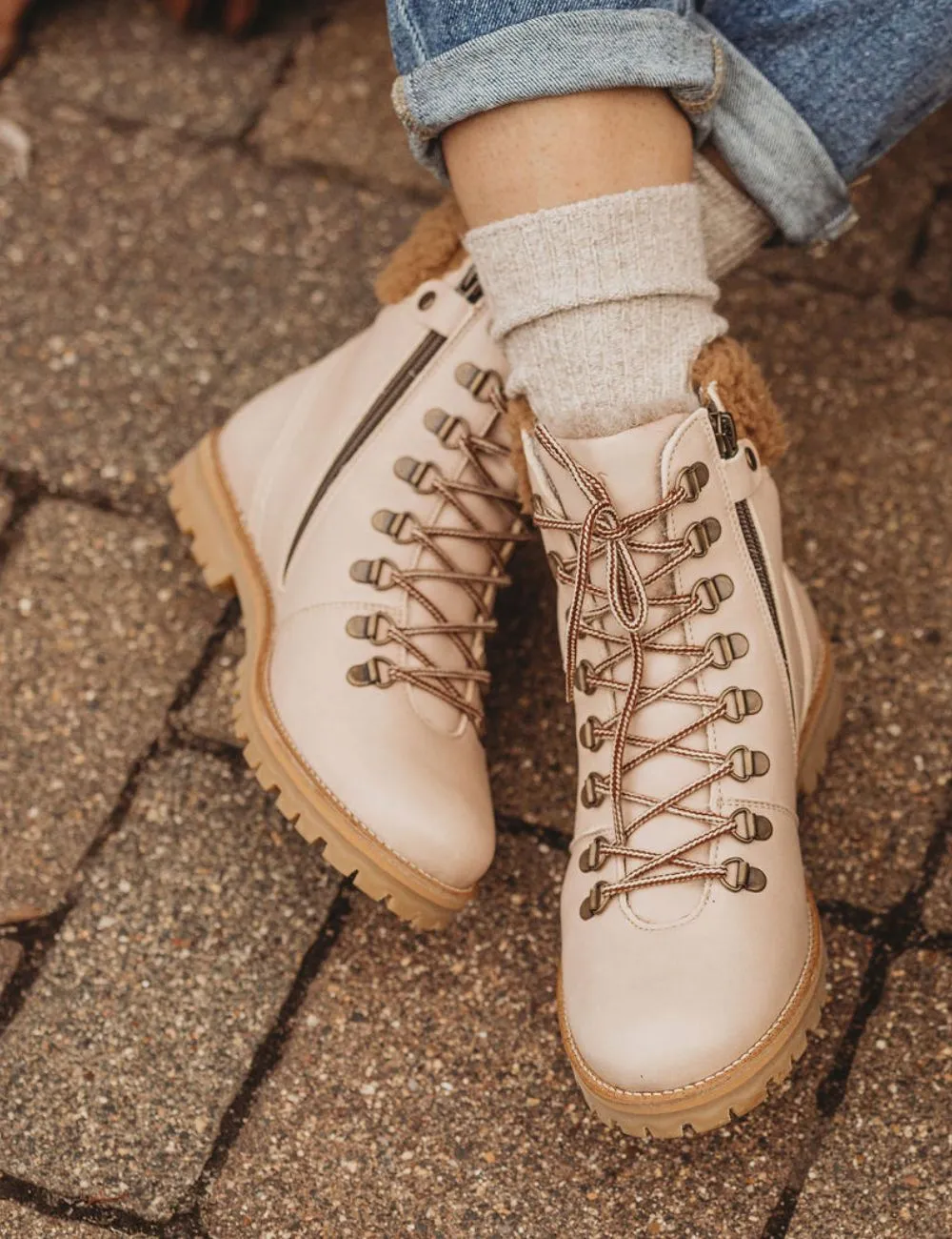 Shearling Winter Boot Women - Cream