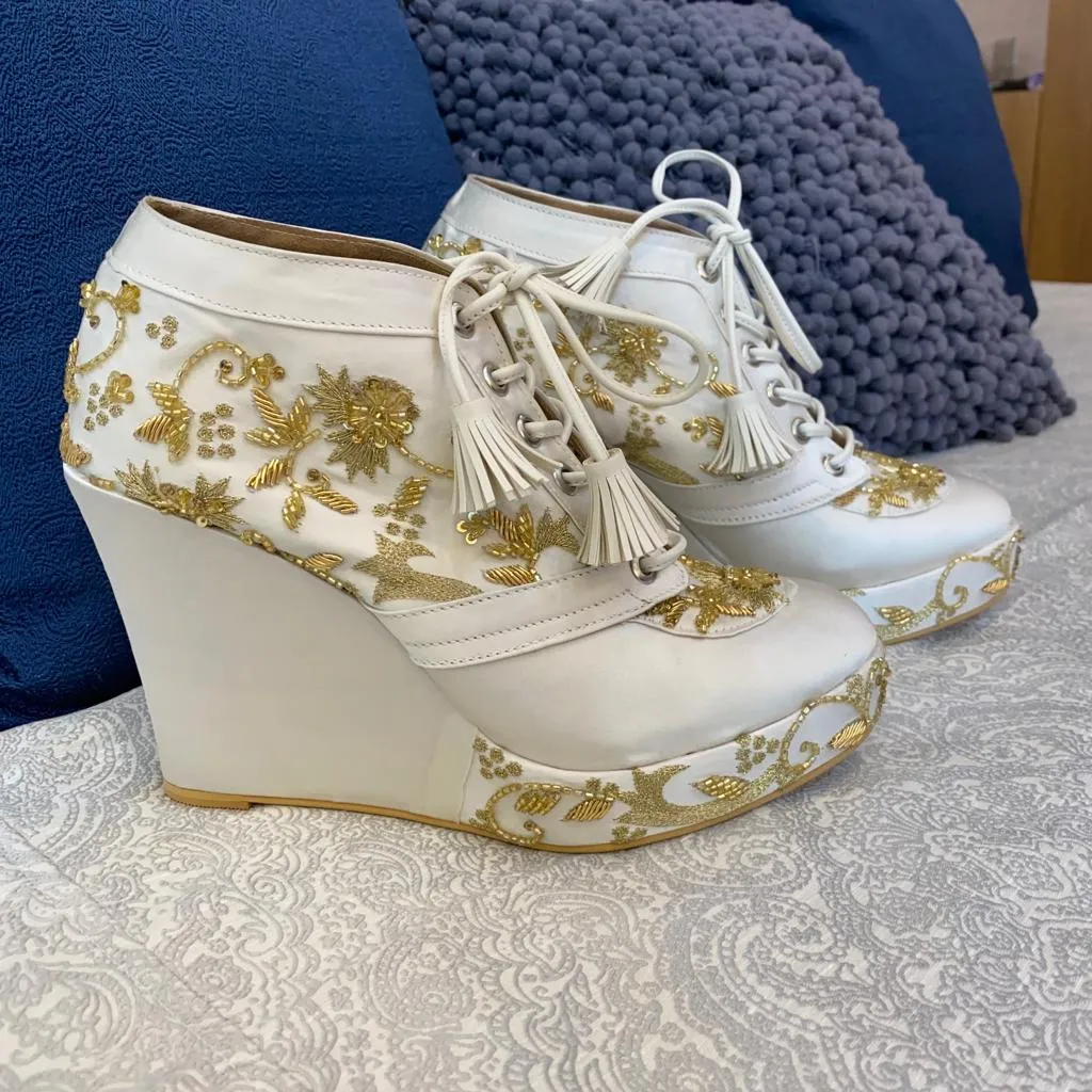 Sneaker wedge (Beige Gold) Bridal shoes wedges